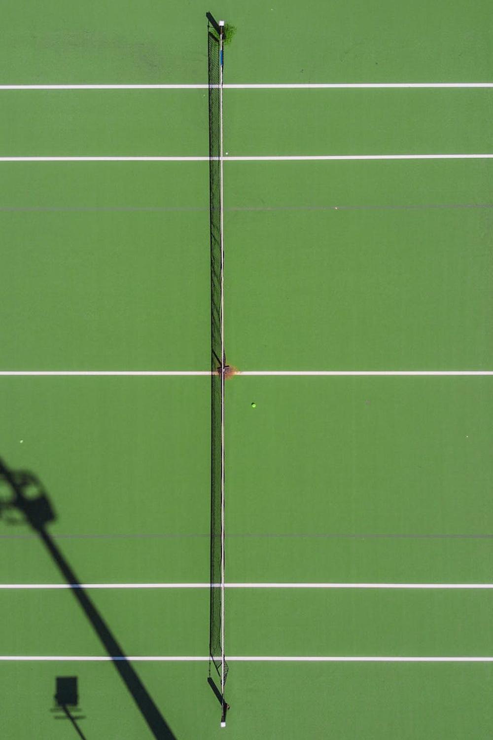 two_person_playing_tennis